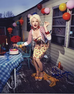 Cyndi Lauper autograph