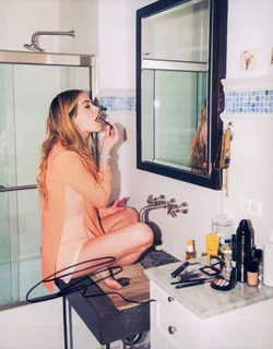 Chelsea Leyland autograph