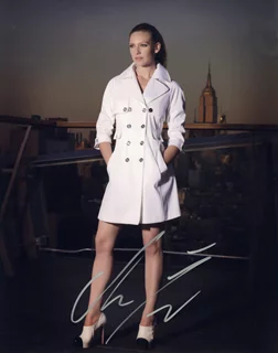 Anna Torv autograph
