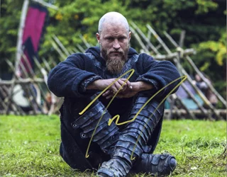 Travis Fimmel autograph