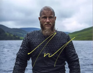 Travis Fimmel autograph