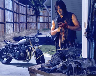 Norman Reedus autograph