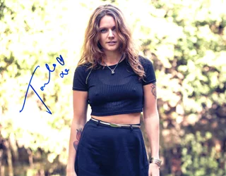 Tove Lo autograph