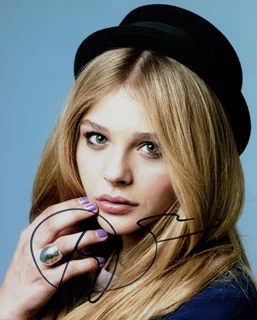 Chloe Moretz autograph