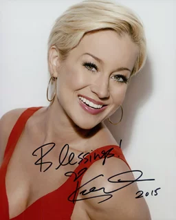 Kellie Pickler autograph