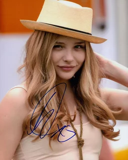 Chloe Moretz autograph