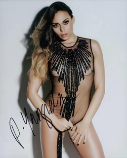 Patrizia Yanguela autograph