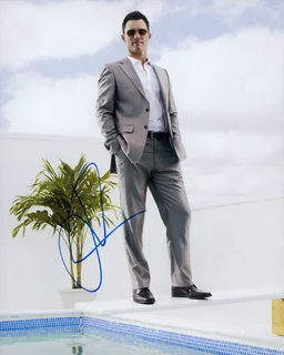 Jeffrey Donovan autograph