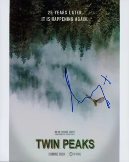 Amy Shiels autograph