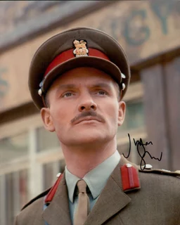 Julian Glover autograph