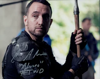 Carlos Navarro autograph