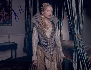 Alexandra Dowling autograph