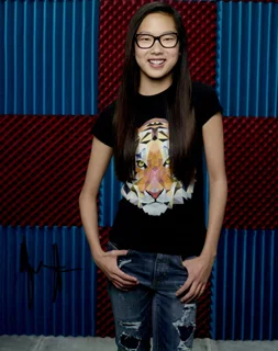 Madison Hu autograph