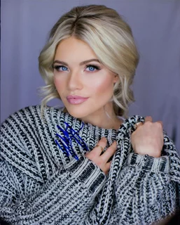 Witney Carson autograph