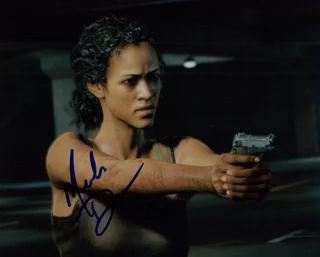 Merle Dandridge autograph