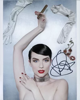 Victoria Summer autograph