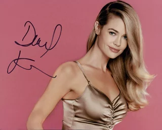 Denise Richards autograph