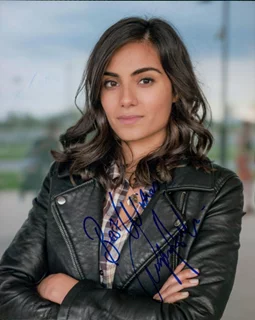 Aiysha Hart autograph