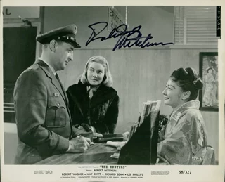 Robert Mitchum autograph