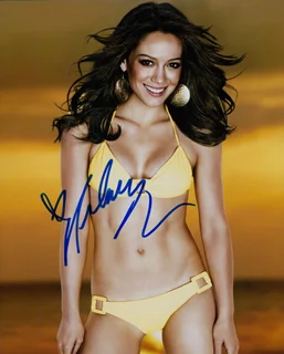 Hilary Duff autograph