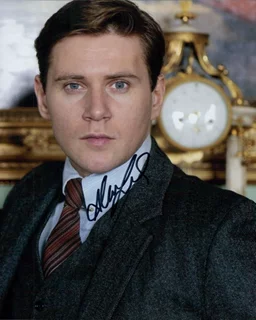 Allen Leech autograph