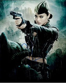 Jamie Chung autograph