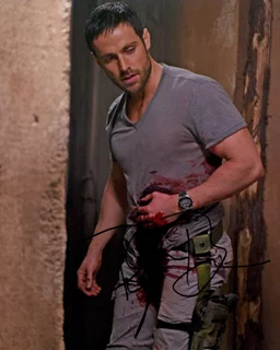 Dylan Bruce autograph