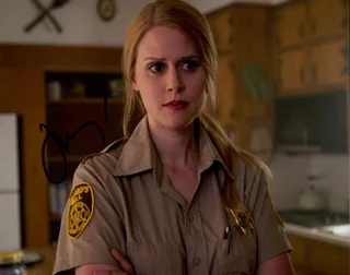 Janet Varney autograph