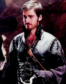 Colin O'Donoghue autograph