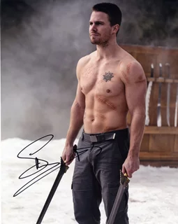 Stephen Amell autograph