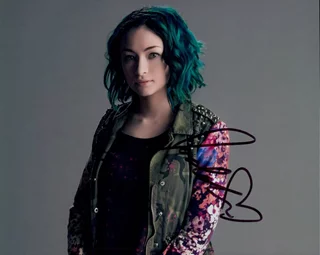 Jodelle Ferland autograph