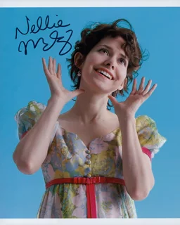 Nellie McKay autograph