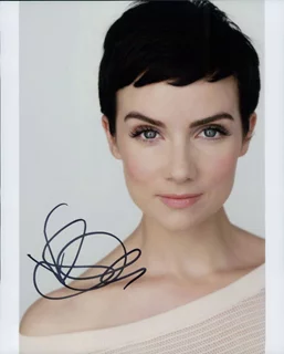 Victoria Summer autograph