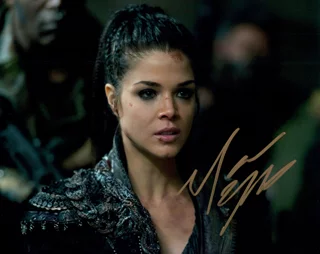 Marie Avgeropoulos autograph