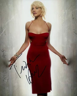 Tricia Helfer autograph