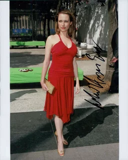Julie Ann Emery autograph