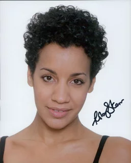 Robyn Kerr autograph