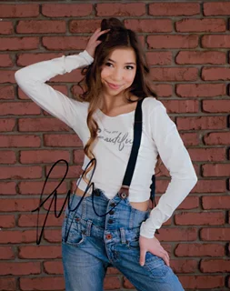 Lulu Lambros autograph