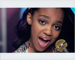 China Anne McClain autograph