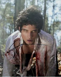 Tyler Posey autograph