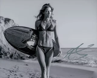 Alicia Vela-Bailey autograph