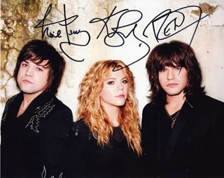The Band Perry autograph