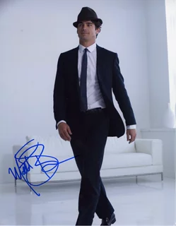 Matthew Bomer autograph