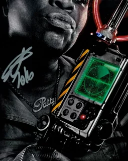 Leslie Jones autograph