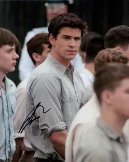 Liam Hemsworth autograph
