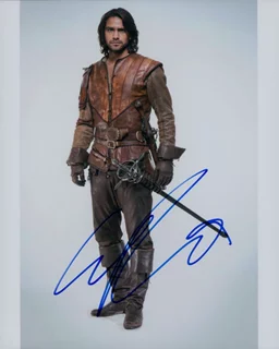 Luke Pasqualino autograph