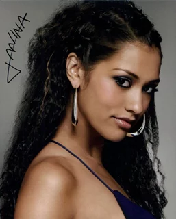 Janina Gavankar autograph
