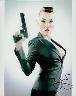 Clare Grant autograph