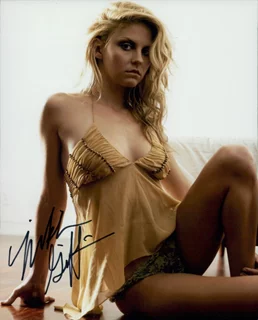 Nikki Griffin autograph