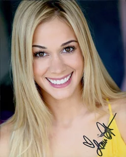 Lauren Compton autograph